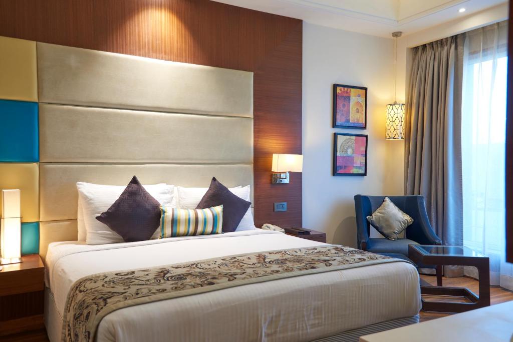 3 The P L Palace Agra