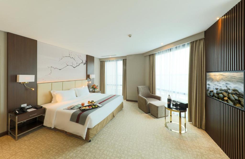 2 Grand Vista Hotel Hanoi