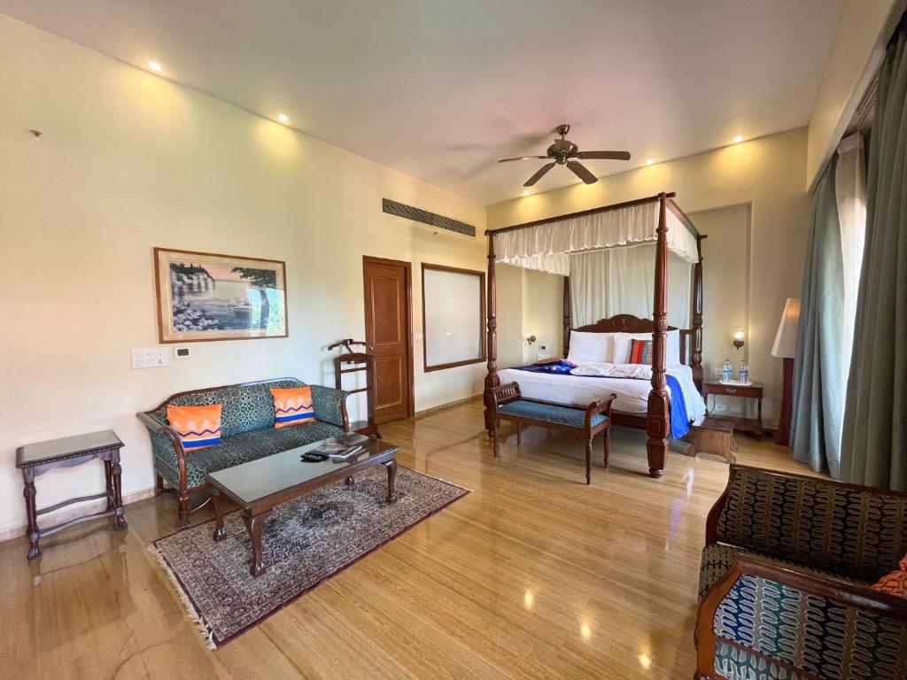 4 Acron Candolim Regina